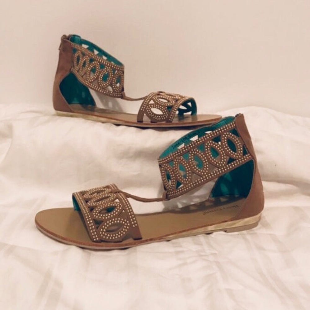 🏆Host Pick! Henry Ferrera Sandals - Picture 2 of 5